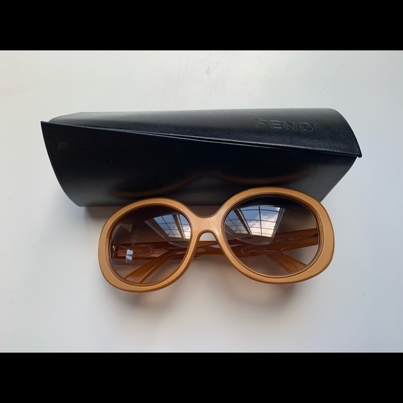 Fendi Accessories - NIB Auth Fendi sunglasses